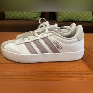 Adidas Court VL White and Lavender Striped Sneakers
